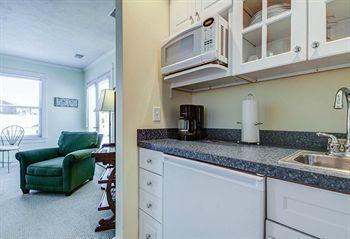 Captain'S Cottage Suites Гранд Хейвън Екстериор снимка