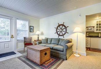 Captain'S Cottage Suites Гранд Хейвън Екстериор снимка
