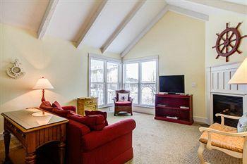 Captain'S Cottage Suites Гранд Хейвън Екстериор снимка
