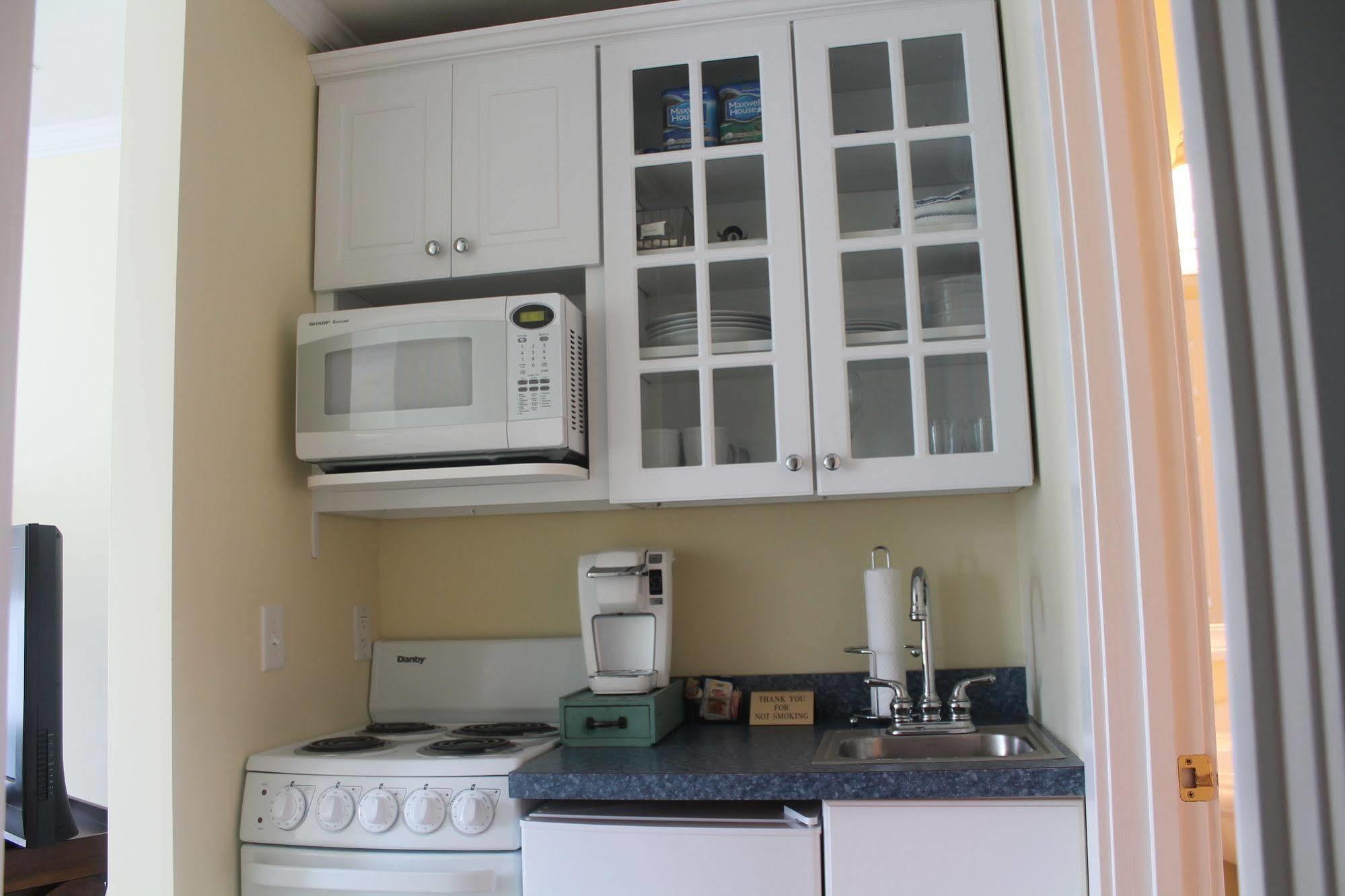 Captain'S Cottage Suites Гранд Хейвън Екстериор снимка